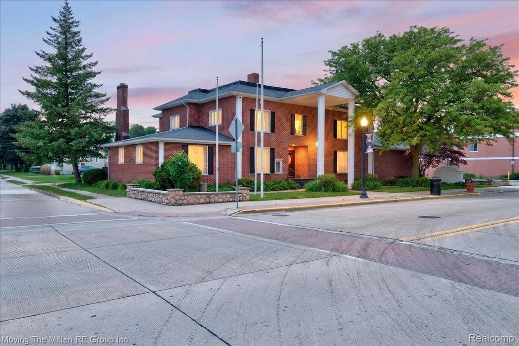 209 Main Street, Belleville city