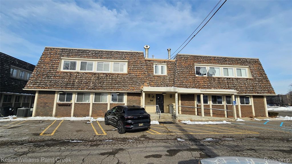 18911 W 10 Mile Road, Southfield city