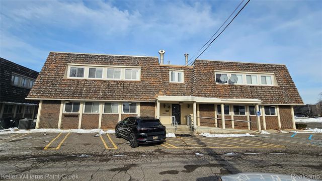 18911 W 10 Mile Road, Southfield