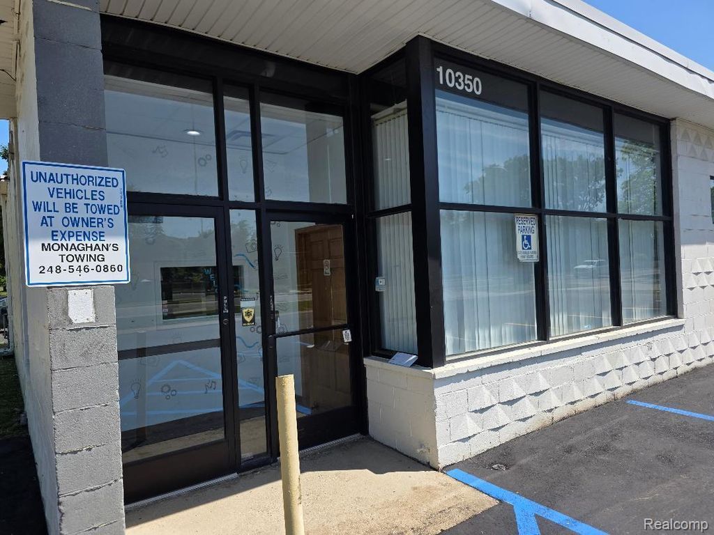 10350 W 9 Mile Road, Oak Park city