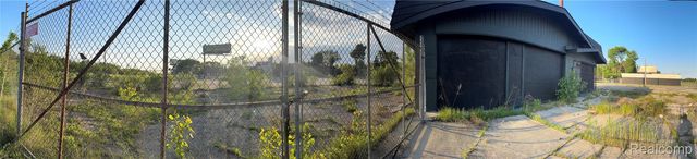 22400 Schoolcraft, Detroit
