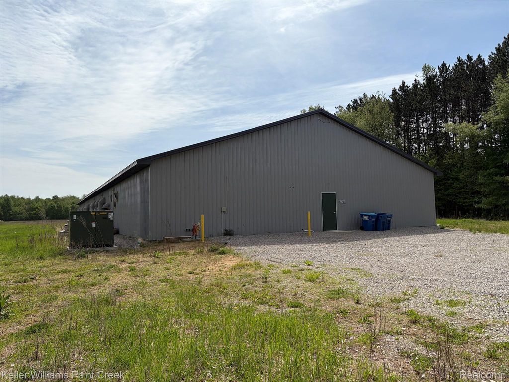 6745 Oak Road, Vassar township