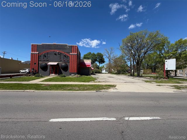 600 W Huron Street, Pontiac