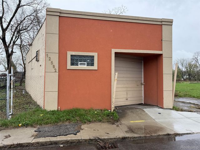 12582 E Mcnichols Road, Detroit