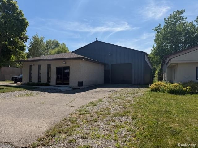 3328 Associates Drive, Burton