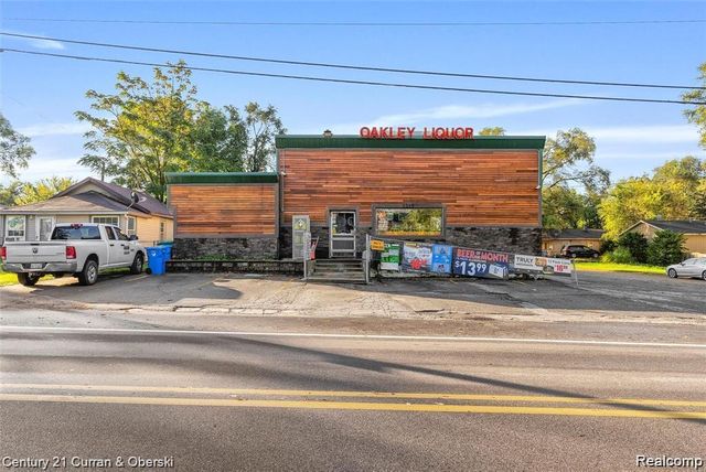 1215 W Oakley Park Road, Commerce Twp