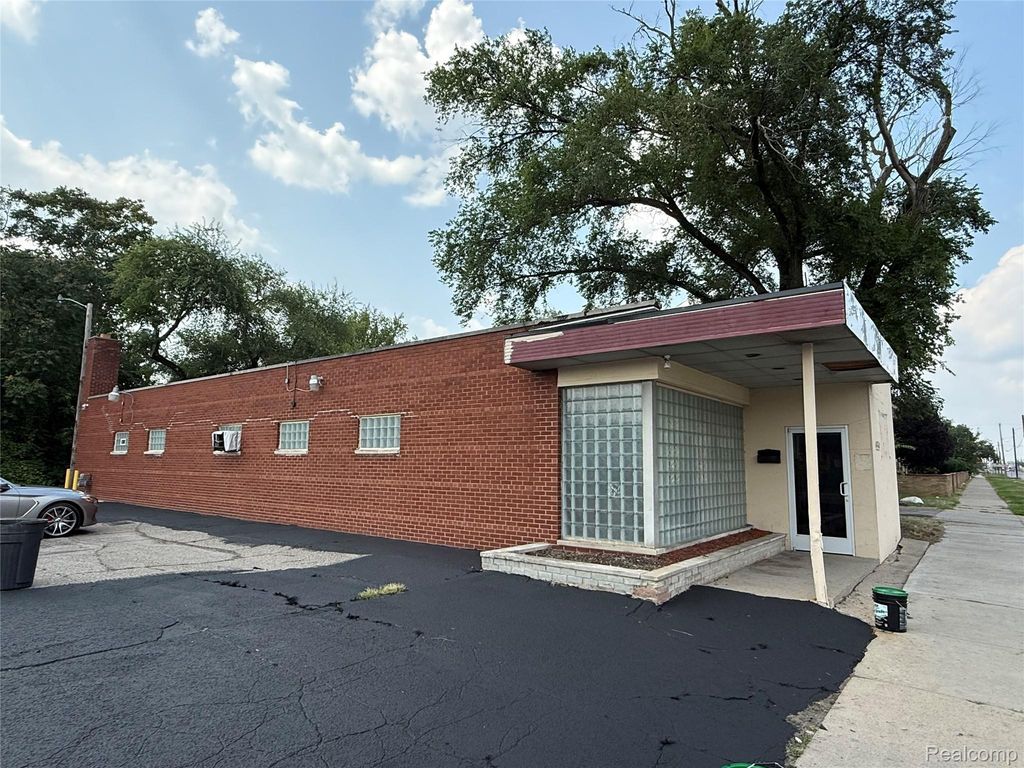 9559 Greenfield Road, Detroit city