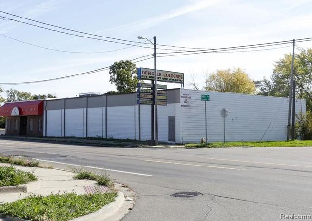 2919 & 2913 Corunna Road, Flint