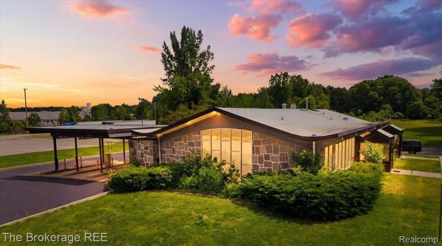 6093 Dixie Highway, Bridgeport