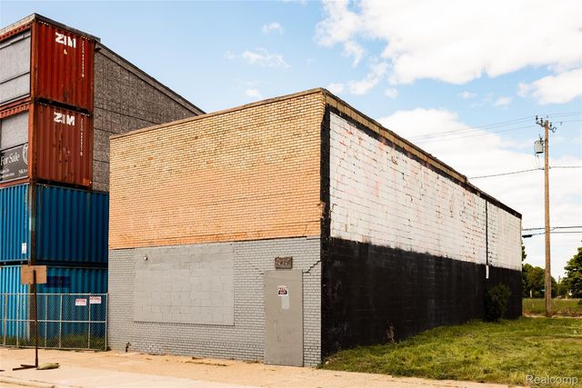 2424 Michigan Avenue, Detroit