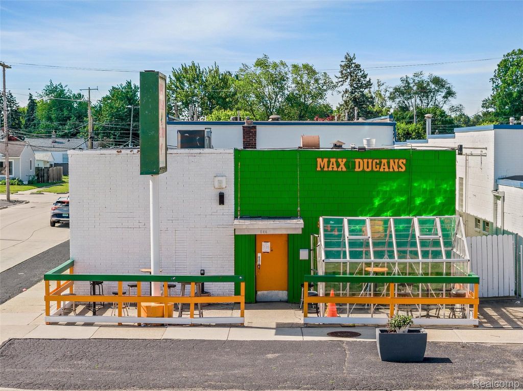 844 E 10 Mile Road, Hazel Park city