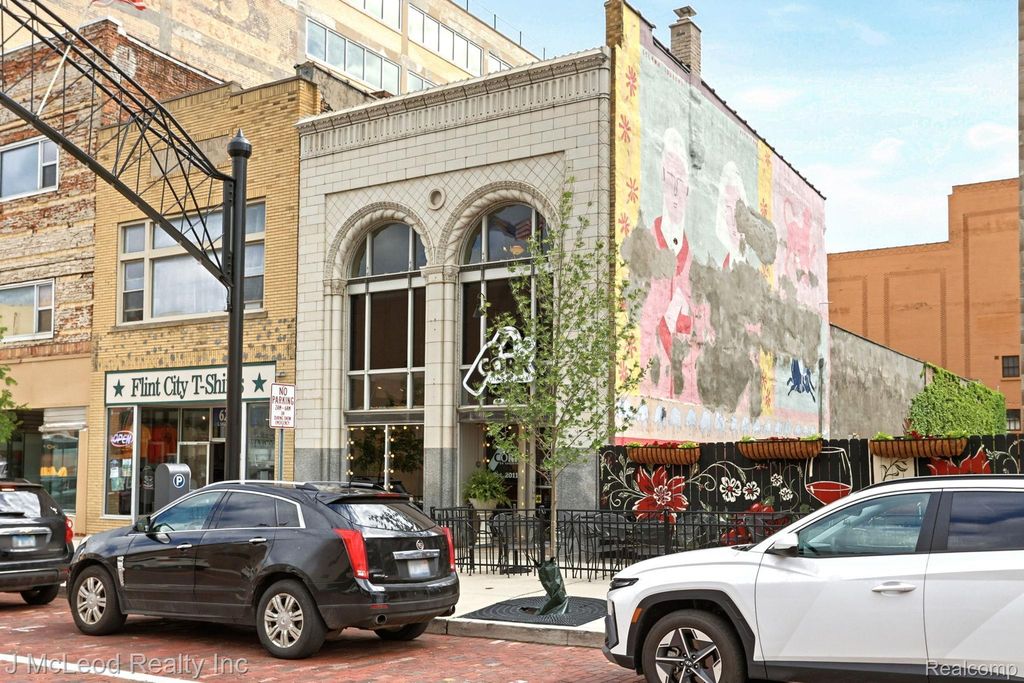 635 S Saginaw Street, Flint city