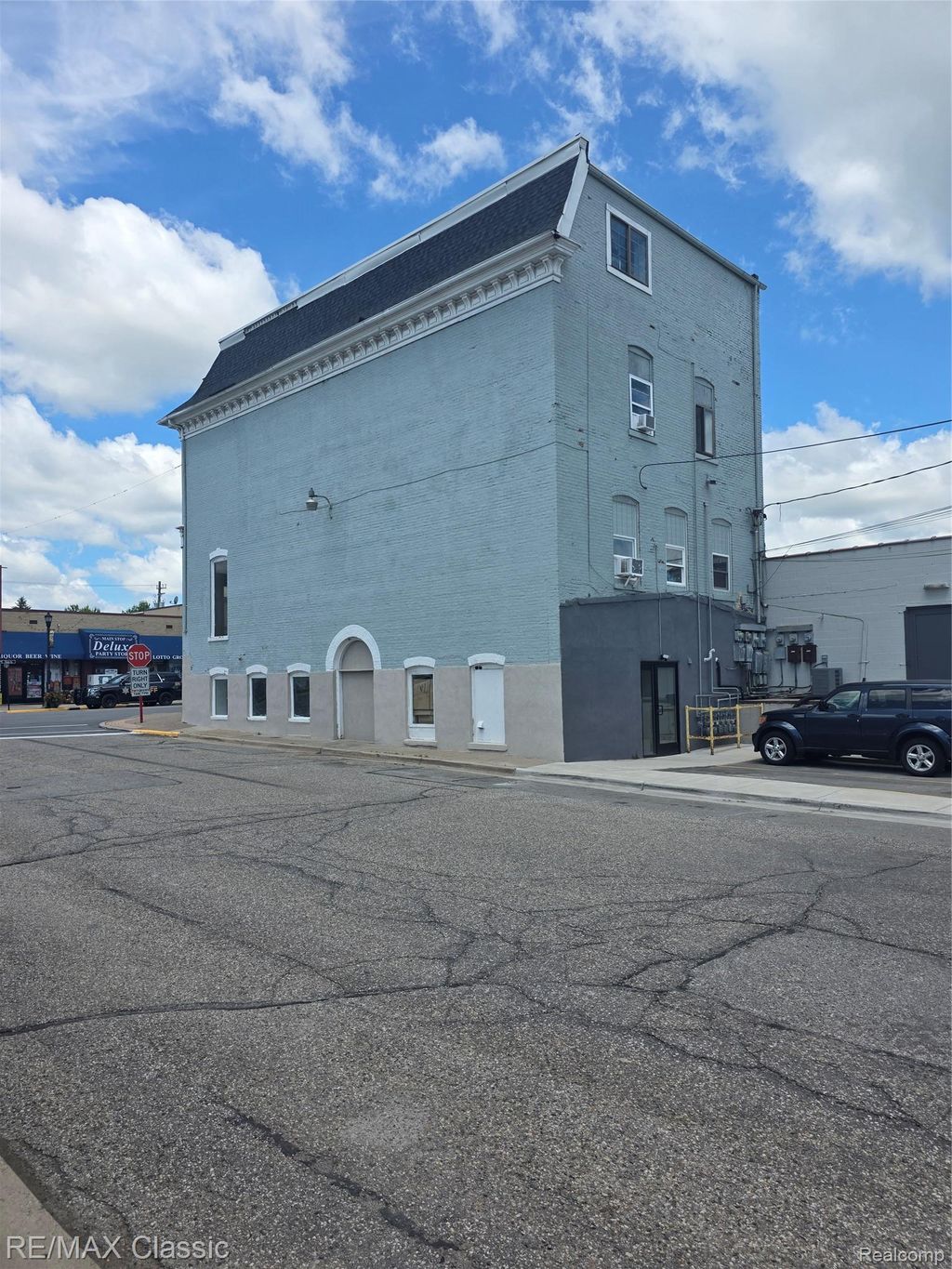 69206 N Main Street, Richmond city