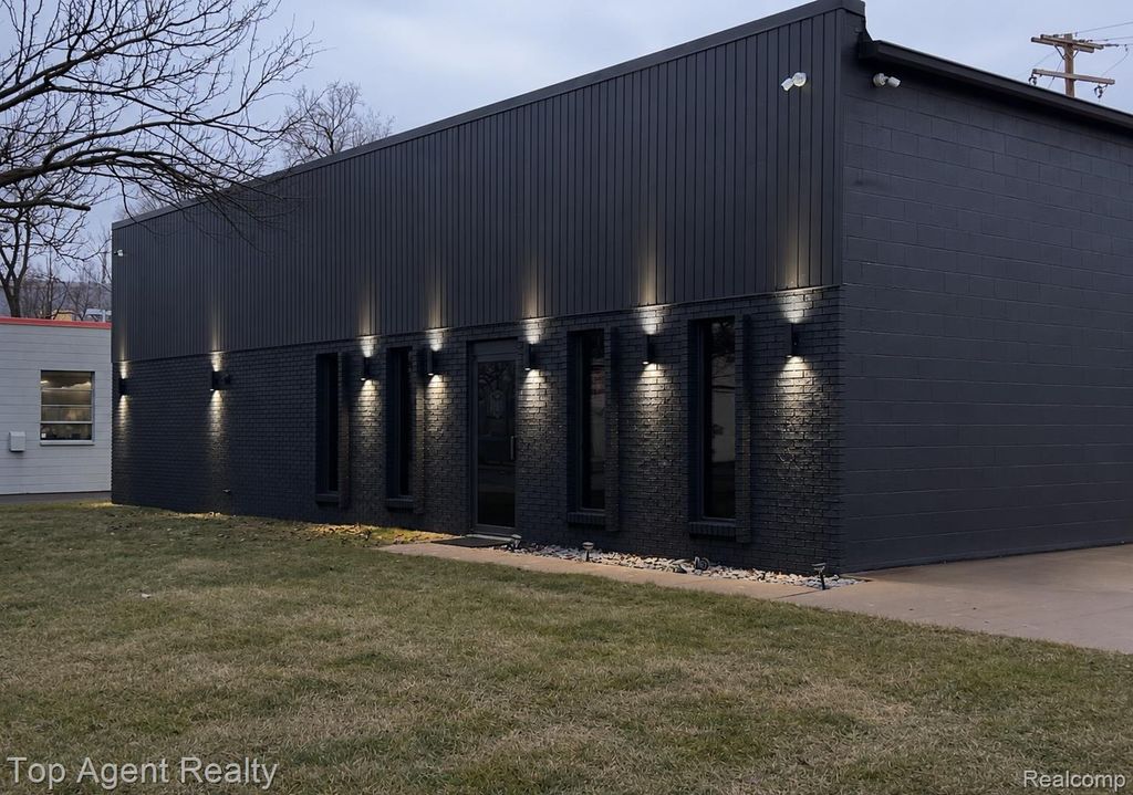 2873 Daley Drive, Troy city