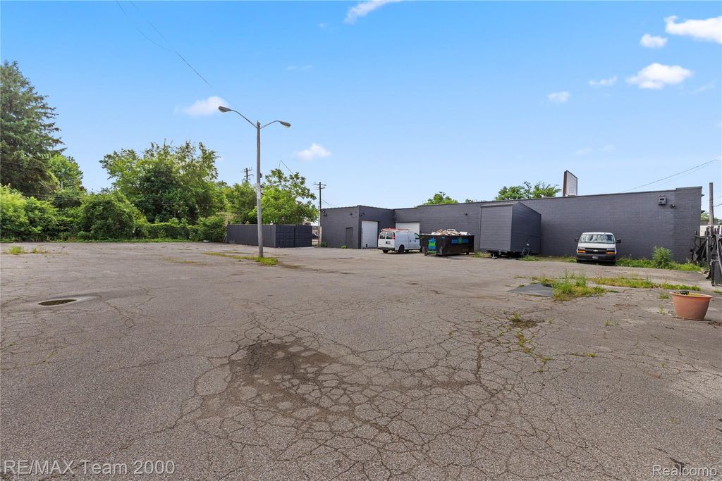 17170 Burgess, Detroit city