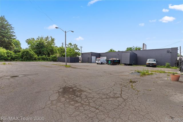 17170 Burgess, Detroit
