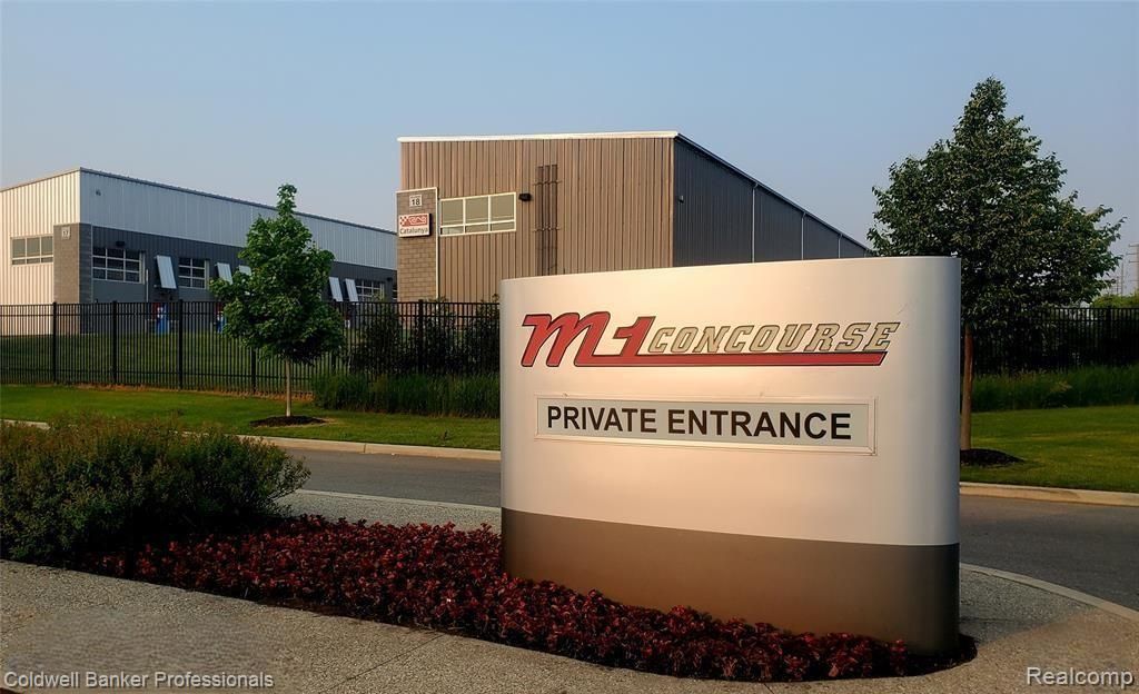 145 Pit Lane, Pontiac city