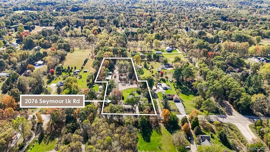 2076 Seymour Lake Road, Brandon charter township