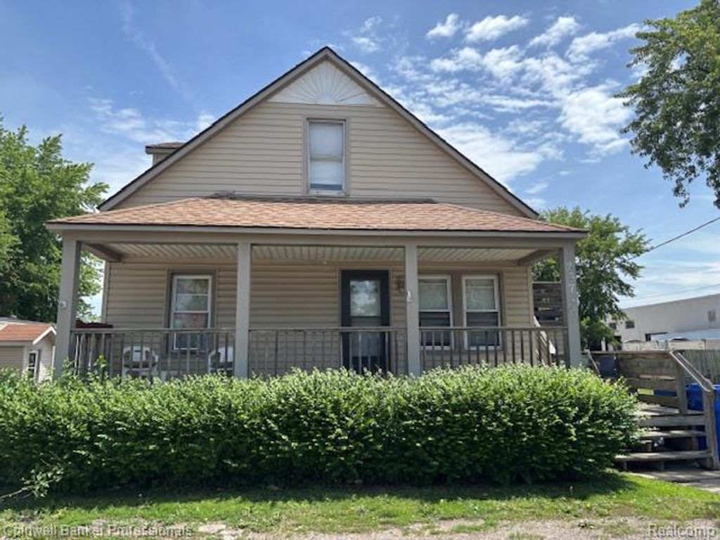 23736 Sherwood Avenue, Warren city