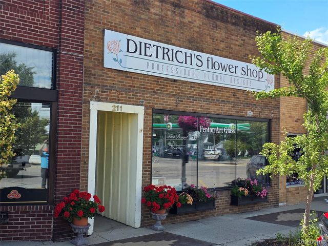 211 N Saginaw Street, Durand
