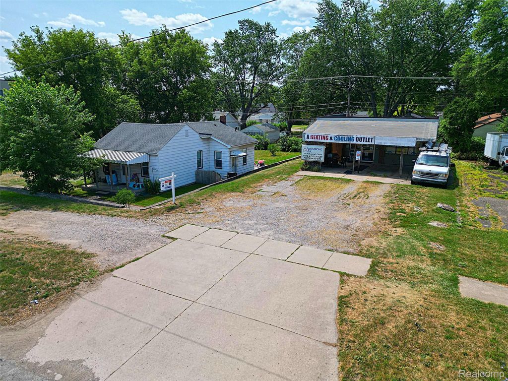 8411 N Middlebelt Road, Westland city