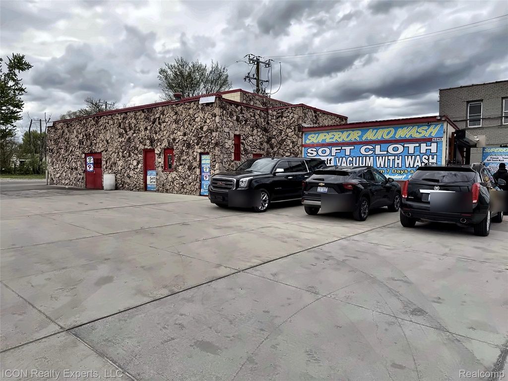6245 E 7 Mile Road, Detroit city