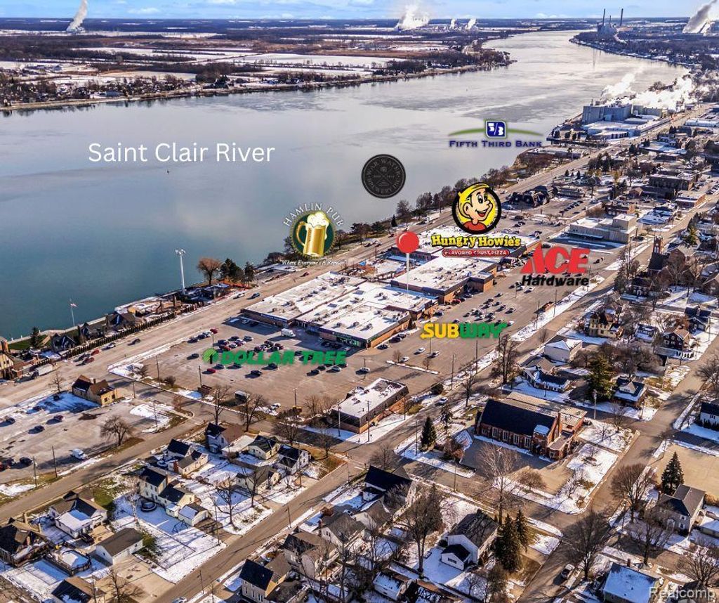 201 N Riverside Avenue B 7, St. Clair city