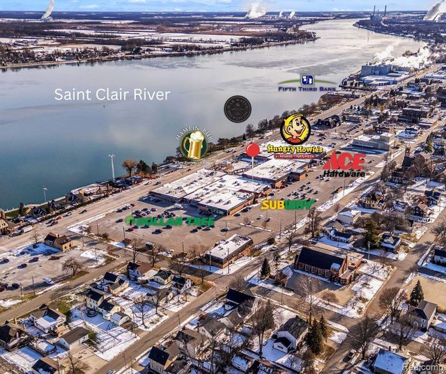 201 N Riverside Avenue B 7, St. Clair
