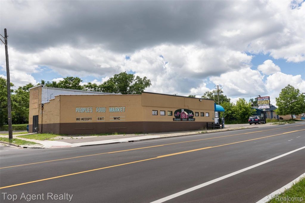 700 Auburn Avenue, Pontiac city