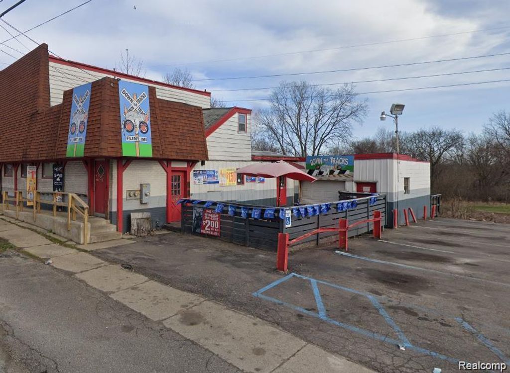2310 W Court Street, Flint city