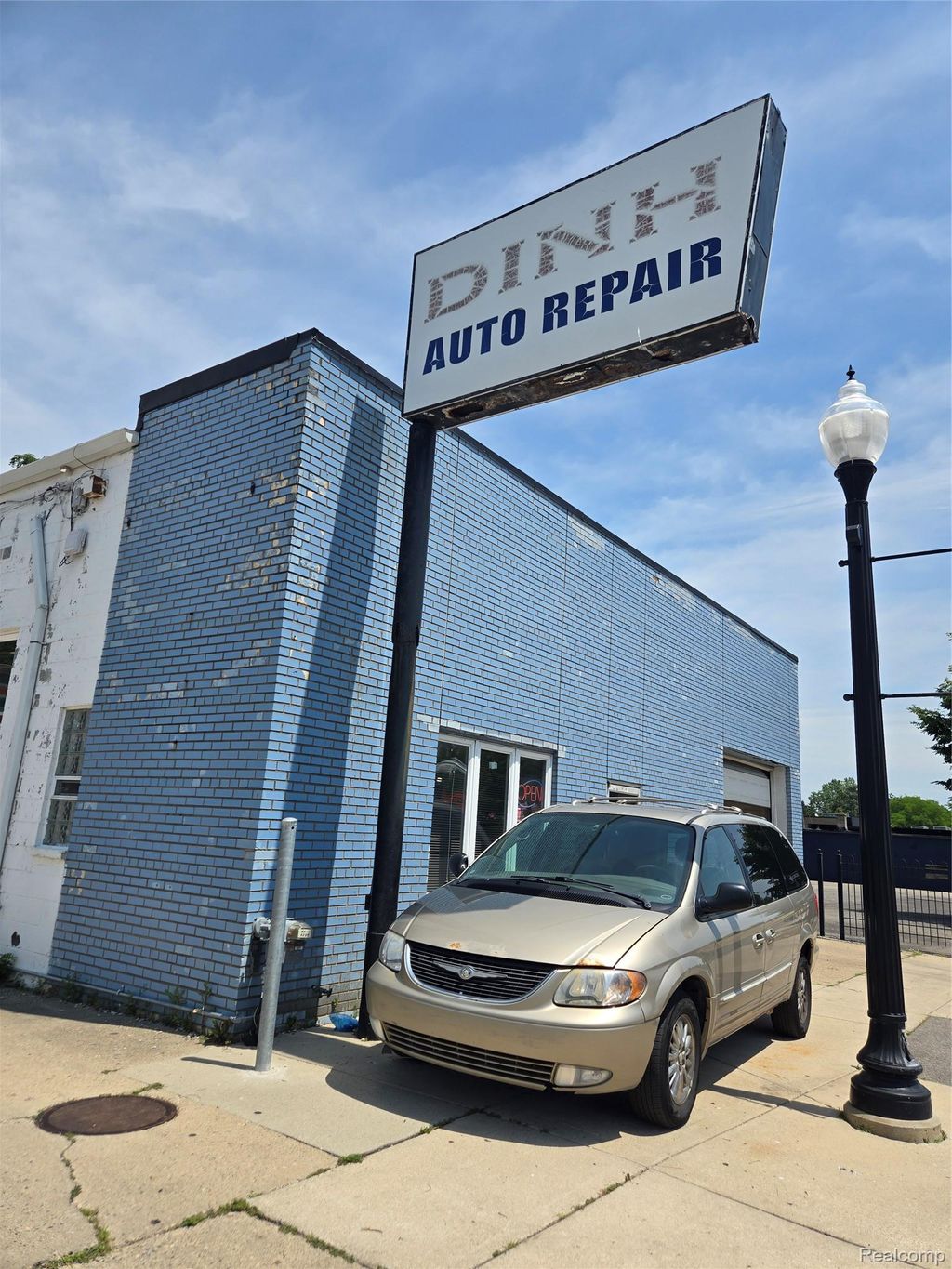 1018 W 9 Mile Road, Ferndale city
