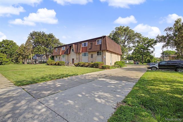34190 Forest Street, Wayne