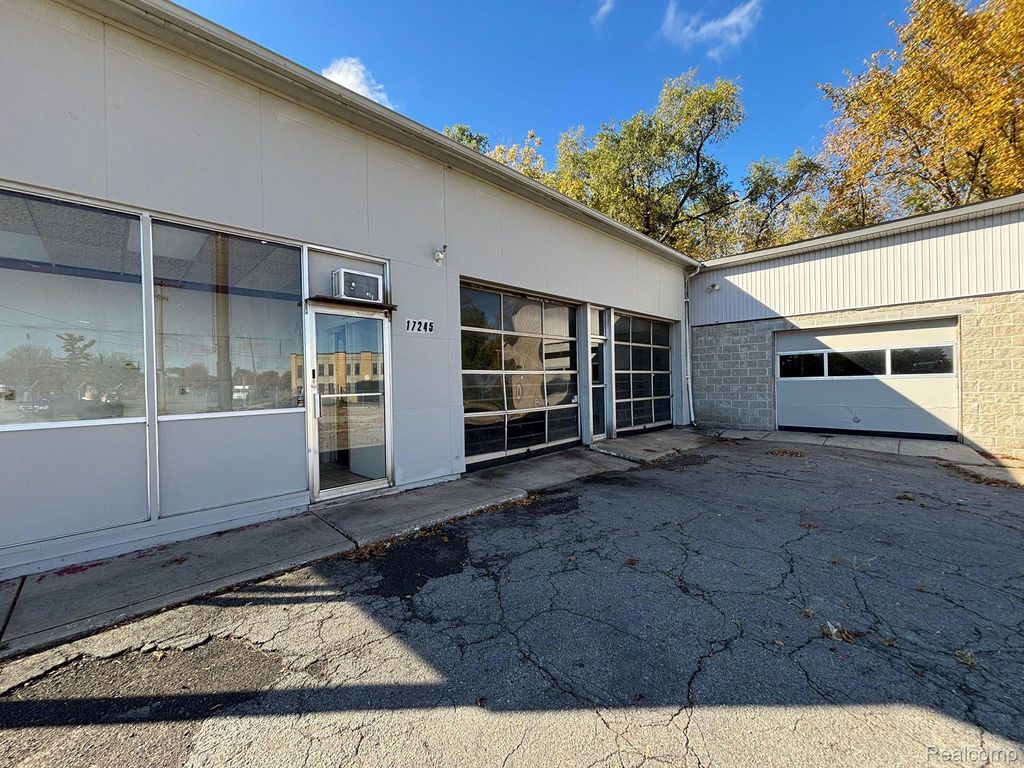 17245 Telegraph Road, Detroit city