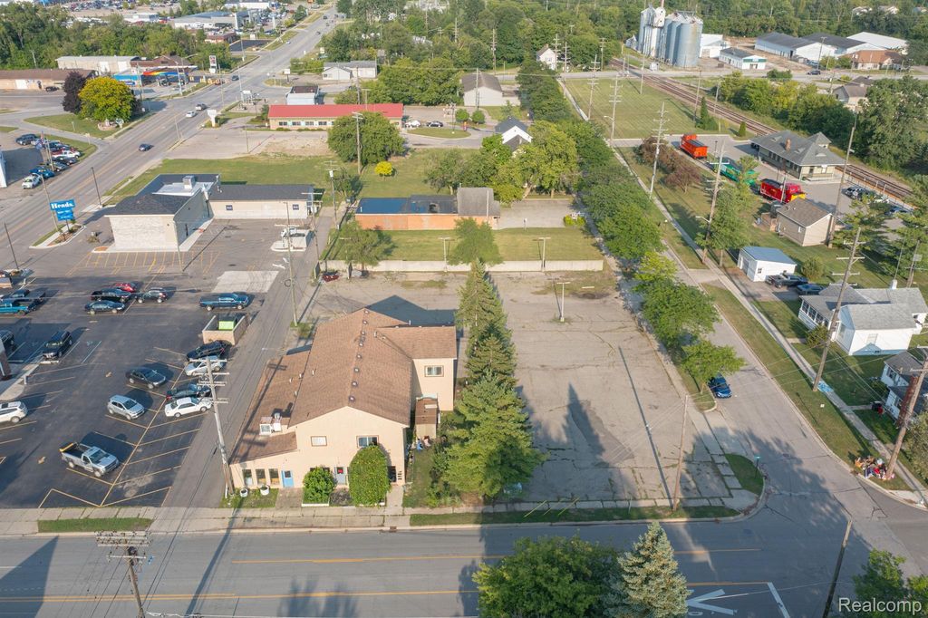 35 S Court Street, Lapeer city