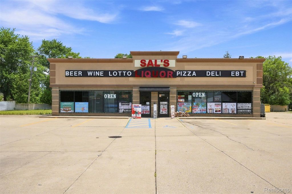 32640 Utica Road, Fraser city