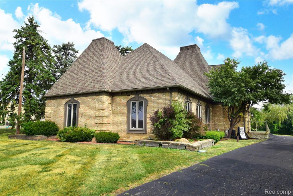 3438 Lennon Road, Flint charter township