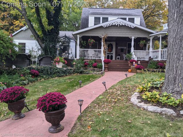 3194 W Hill Road, Flint