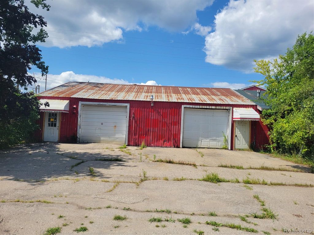 1142 N Center Road, Burton city