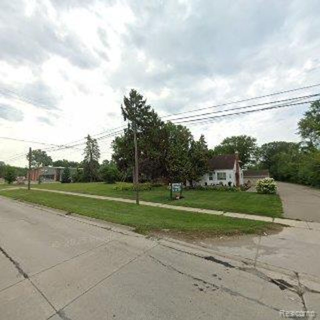 40027 Michigan Avenue W, Canton charter township
