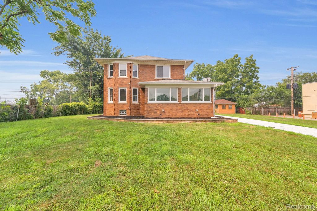 29016 Ford Road, Garden City city