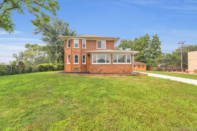 29016 Ford Road, Garden City
