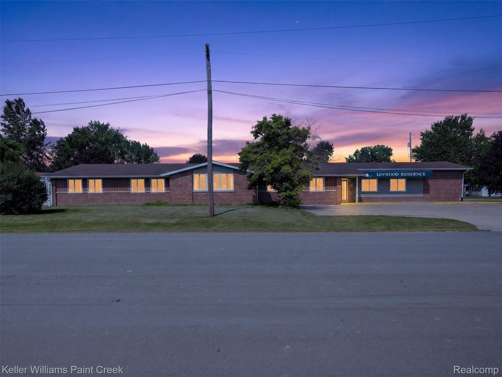 200 S 4th Street, Kawkawlin township
