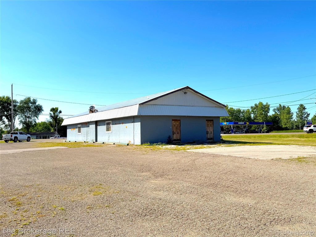 9504 Vienna Road, Forest township