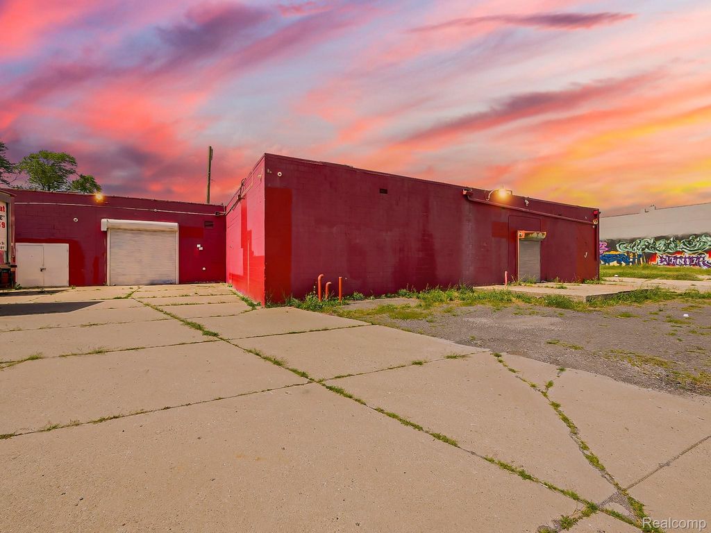 3177 Mack Avenue, Detroit city