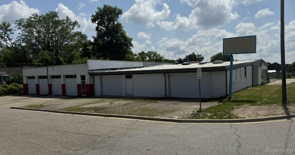 870 Cesar E Chavez Avenue, Pontiac city