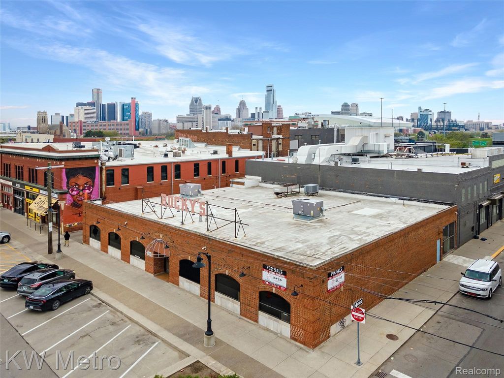 2489 Russell Street, Detroit city
