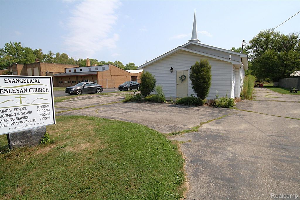3141 S Vassar Road, Davison township