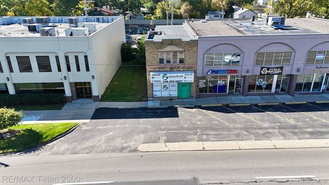 30333 Woodward Avenue, Royal Oak