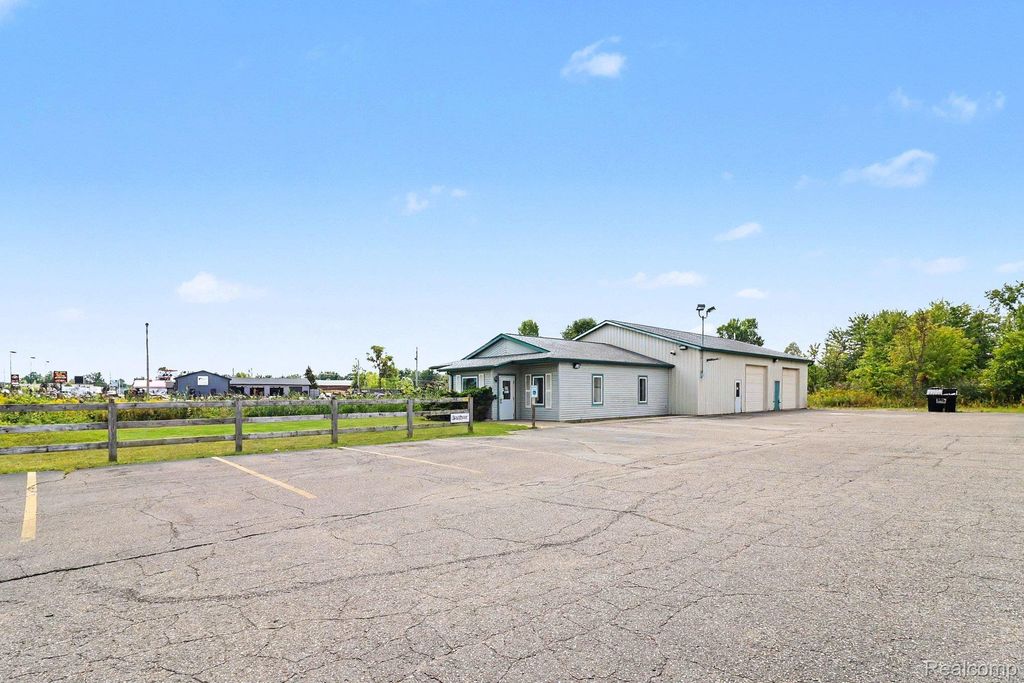 1983 N Lapeer Road, Mayfield township