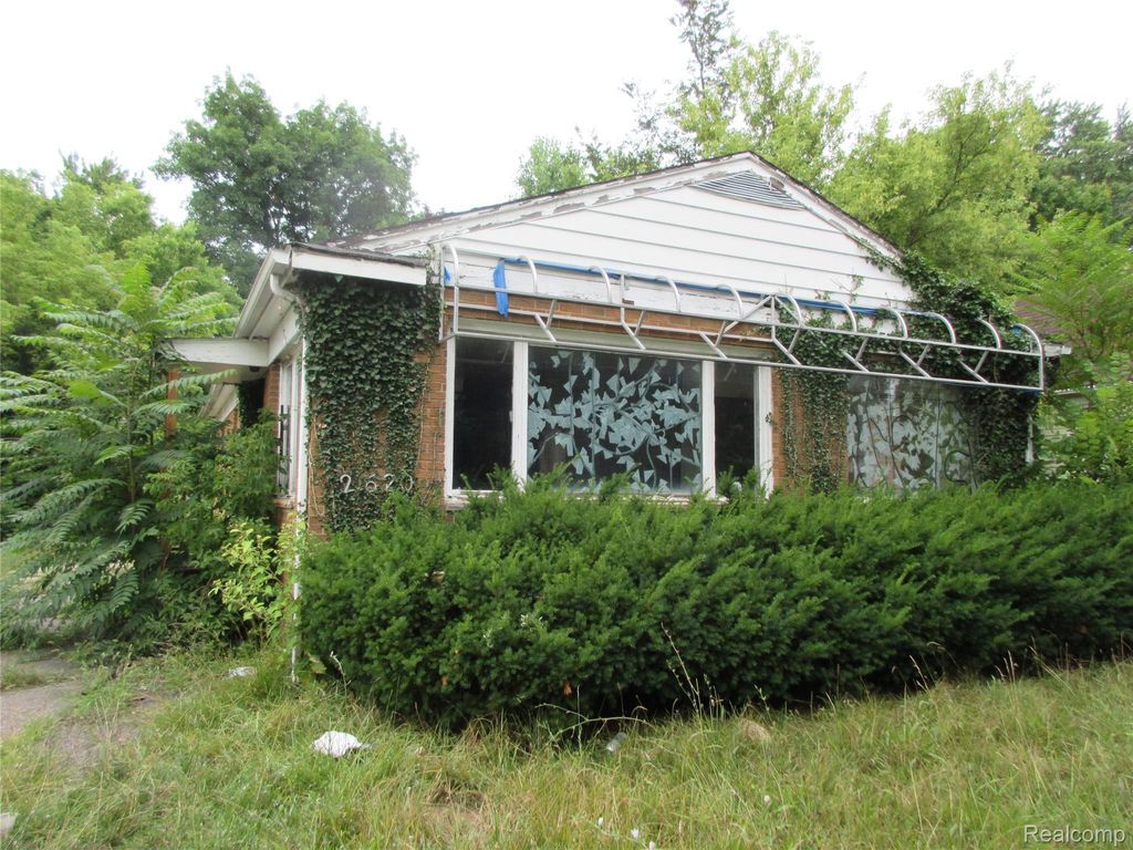 2620 Flushing Road, Flint city